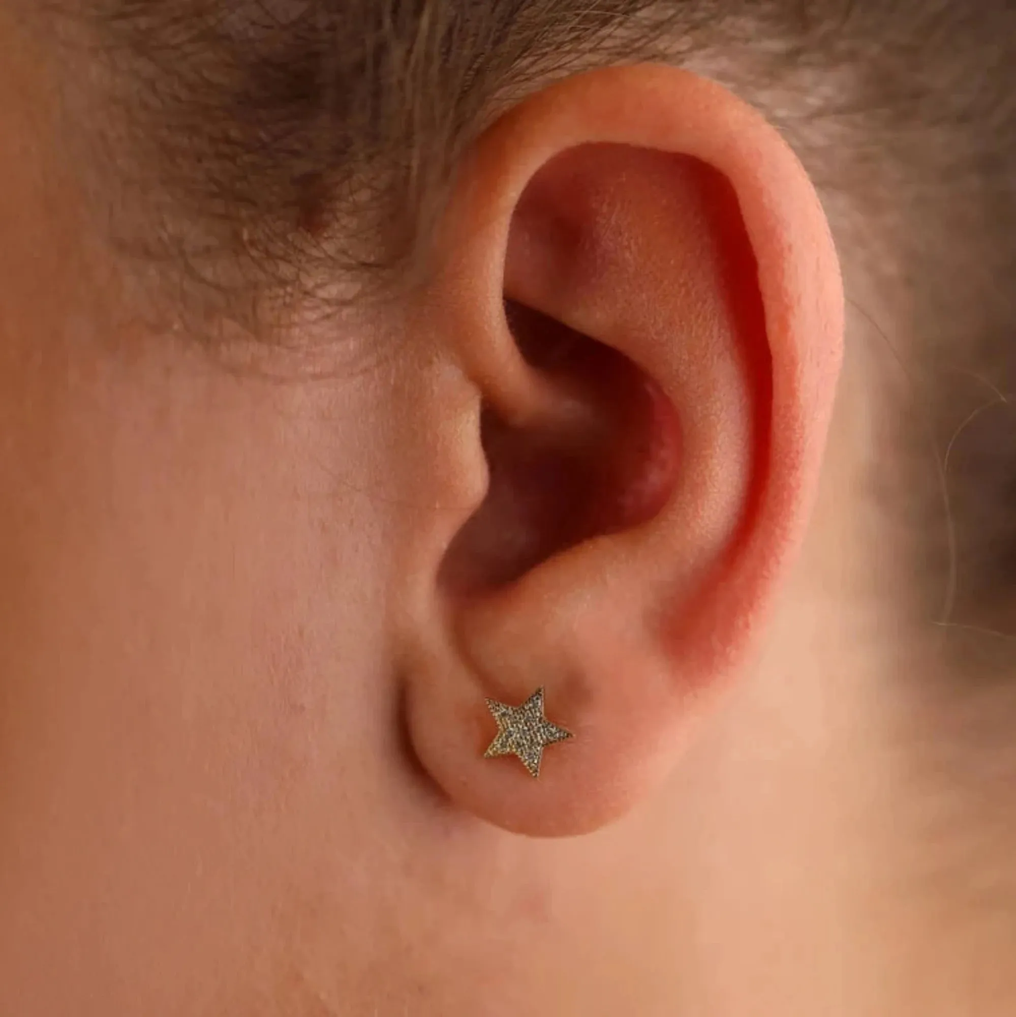 Bold Diamond Star Studs, Luz