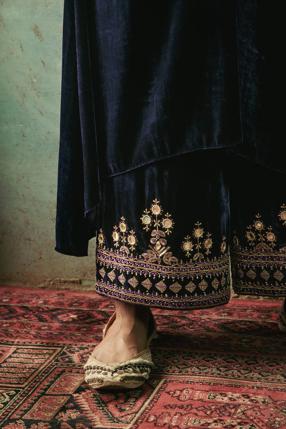 Khwaab Zardozi Embroidered Kurta Set
