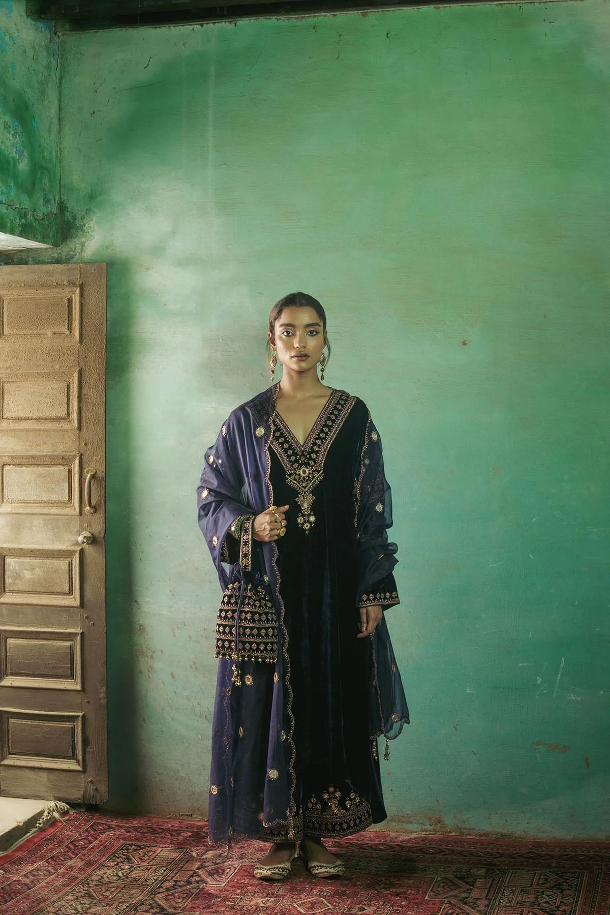 Khwaab Zardozi Embroidered Kurta Set