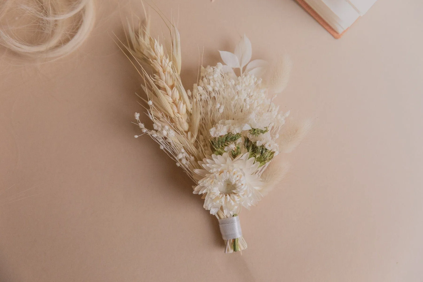 Lagurus & Cream Straw Flower Boutonnieres / Lapel Pin For Men / Groom Pin / Boho Boutonniere / Groom Boutonniere