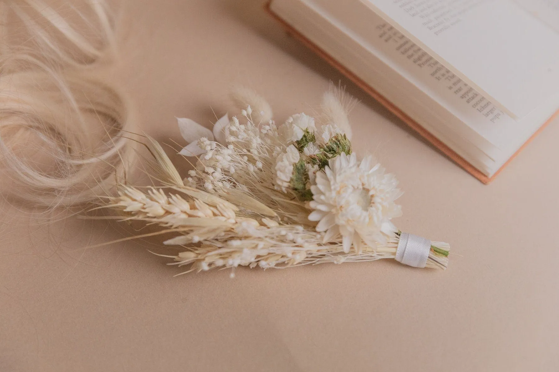 Lagurus & Cream Straw Flower Boutonnieres / Lapel Pin For Men / Groom Pin / Boho Boutonniere / Groom Boutonniere