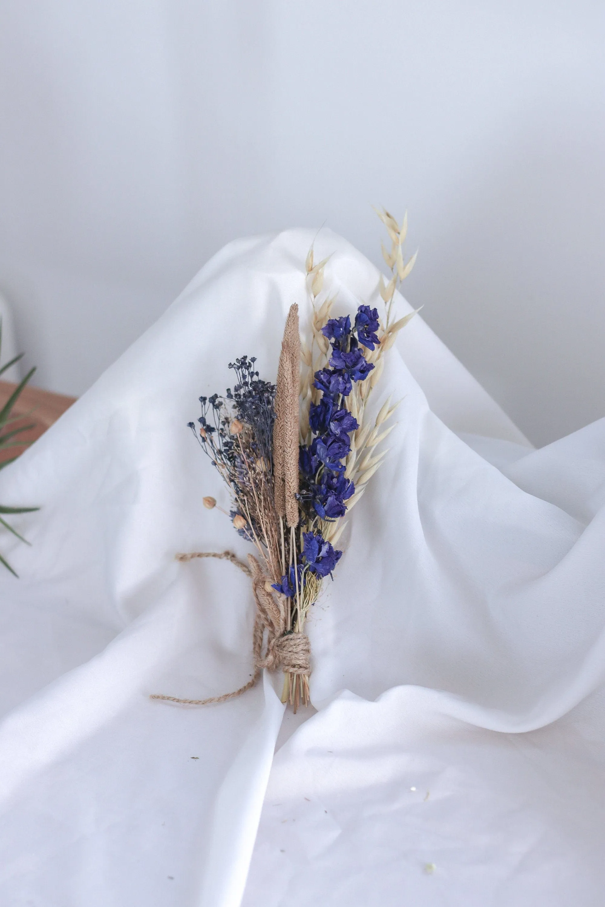 Natural Dried Flowers Lapel Pin Boutonniere Fairy Lavender Buttonhole / Boho Boutonnaire
